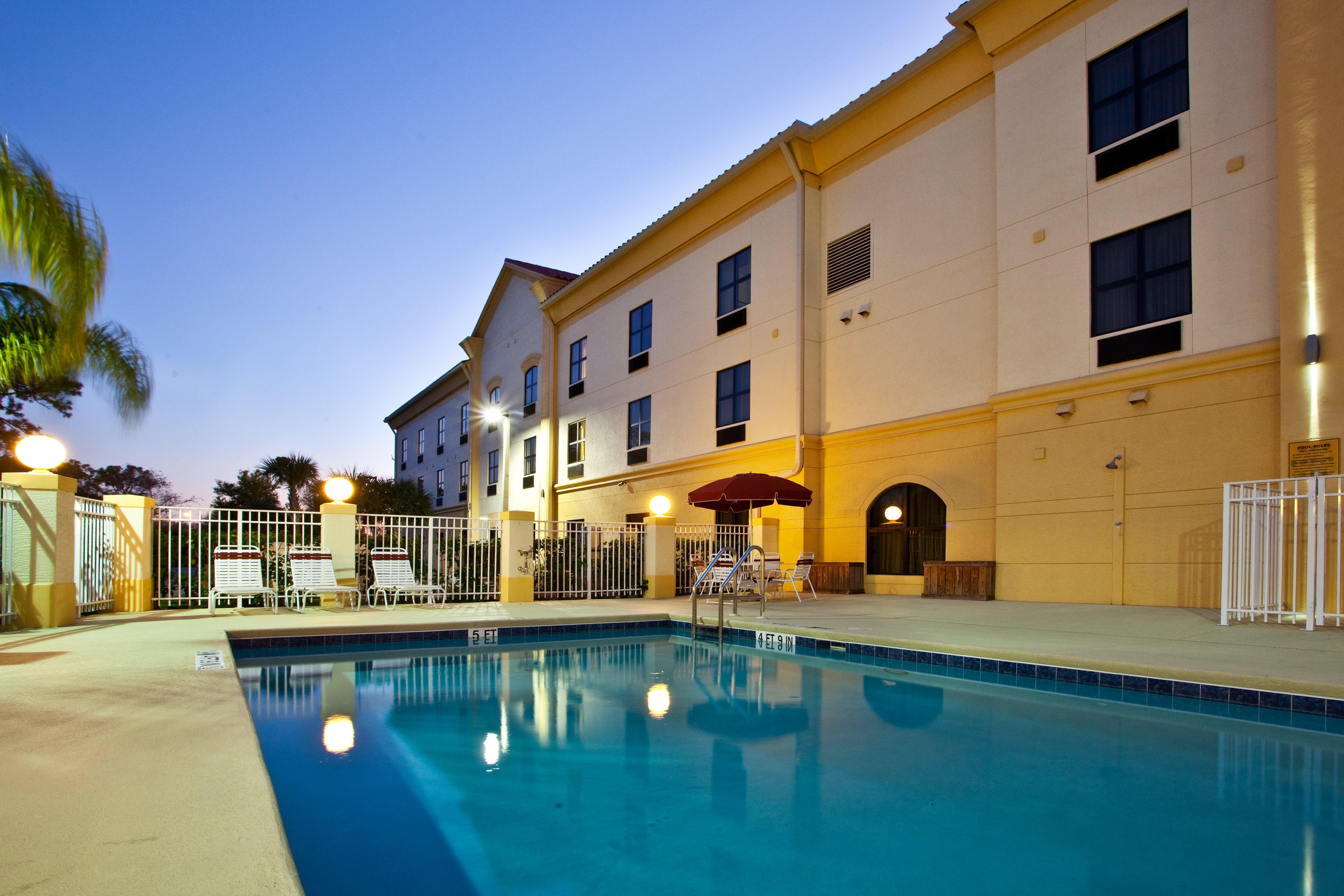 Holiday Inn Express Stuart By Ihg Palm City Exterior photo