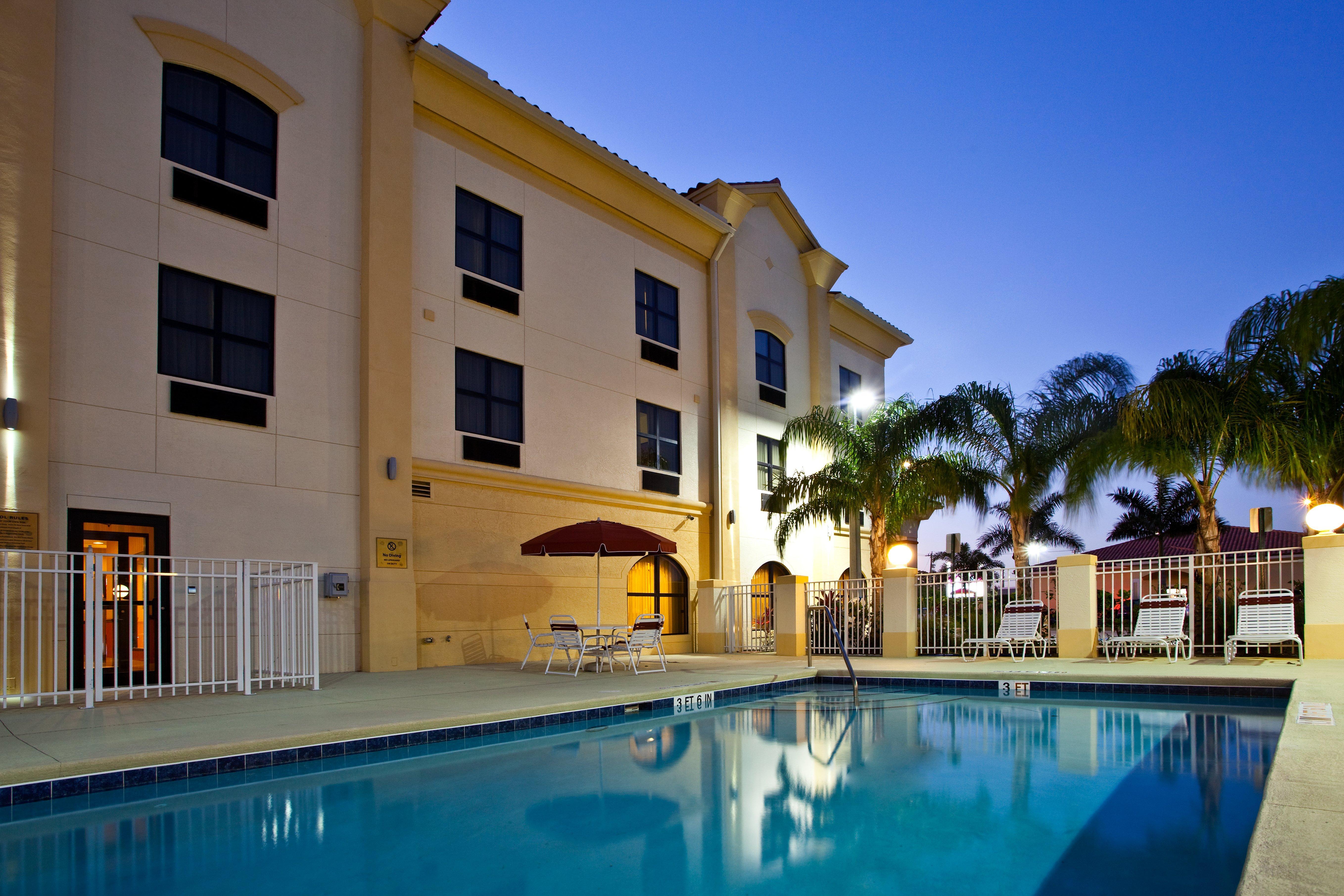 Holiday Inn Express Stuart By Ihg Palm City Exterior photo